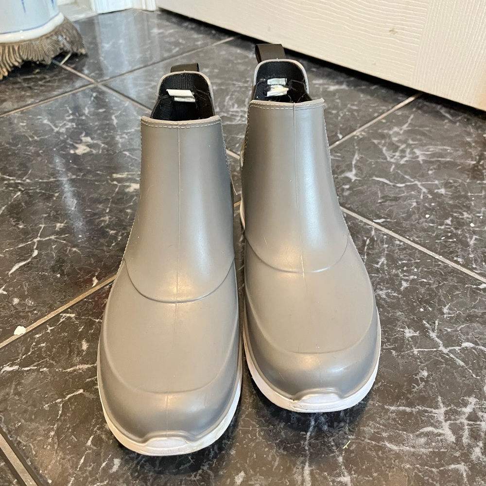 Light grey rain ankle boots